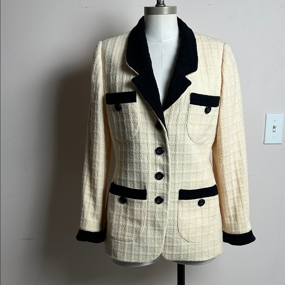 Vintage Renzo Cream and Black Textured Single Breasted tweed Blazer size 42